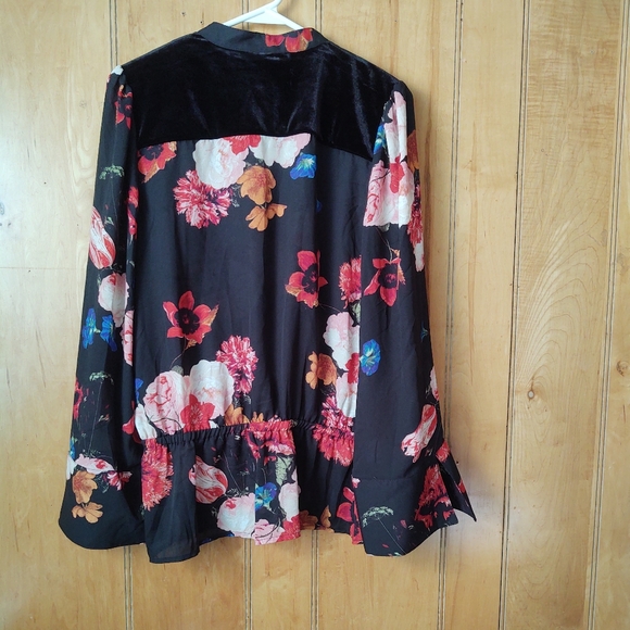 Worthington women's Black floral print velvet sheer Long sleeve elastic waist. - Picture 4 of 10